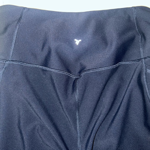 Old Navy Active Navy High-Rise Leggings - Picture 3 of 3